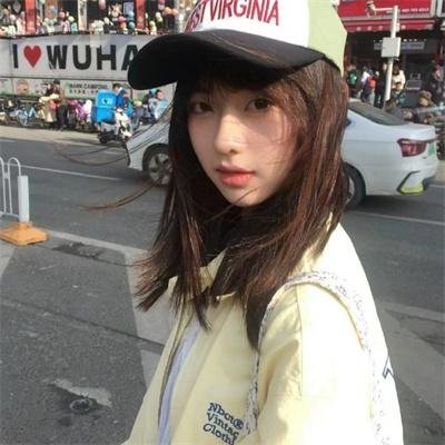 老师！是裂口女！